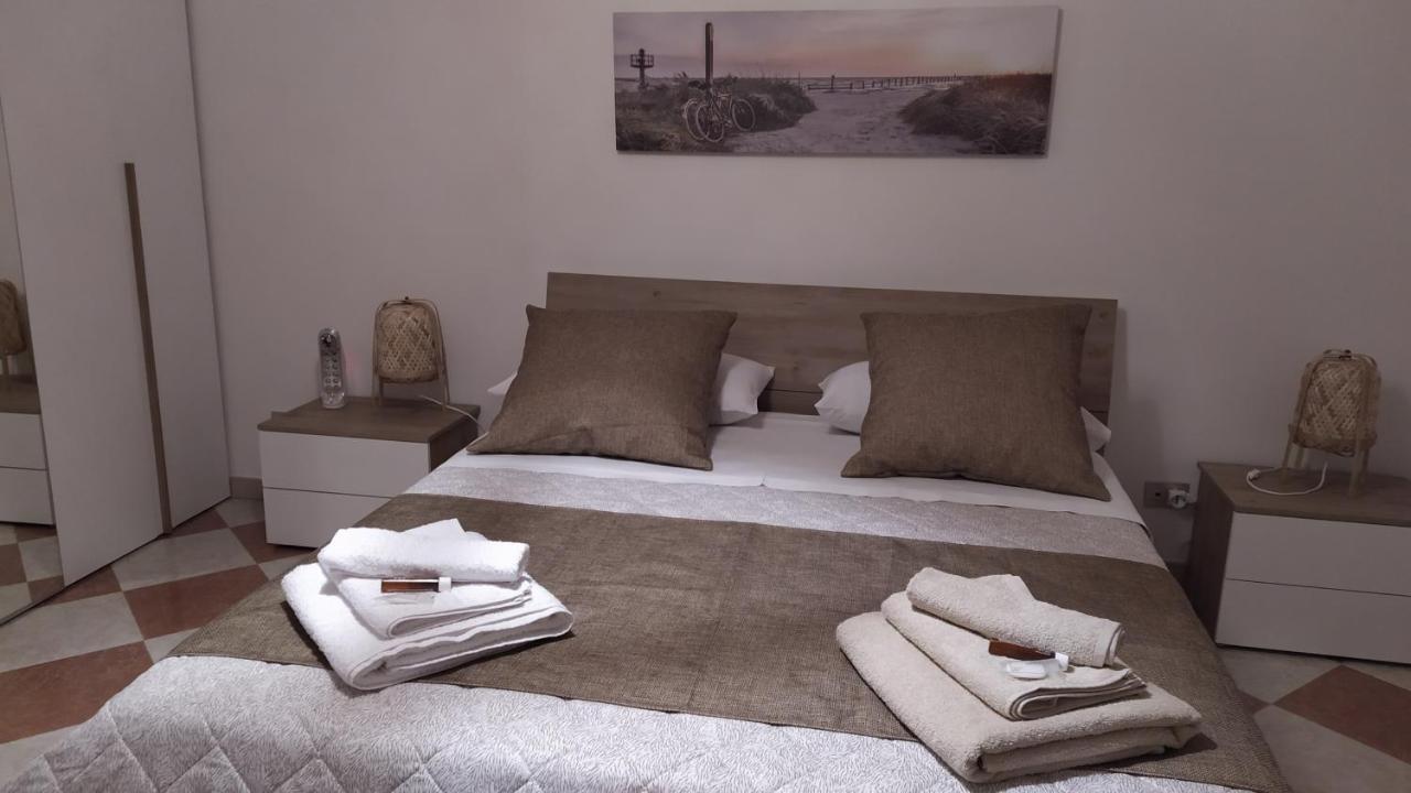 CarascoLa Casa Dell'Arcoアパートメント エクステリア 写真